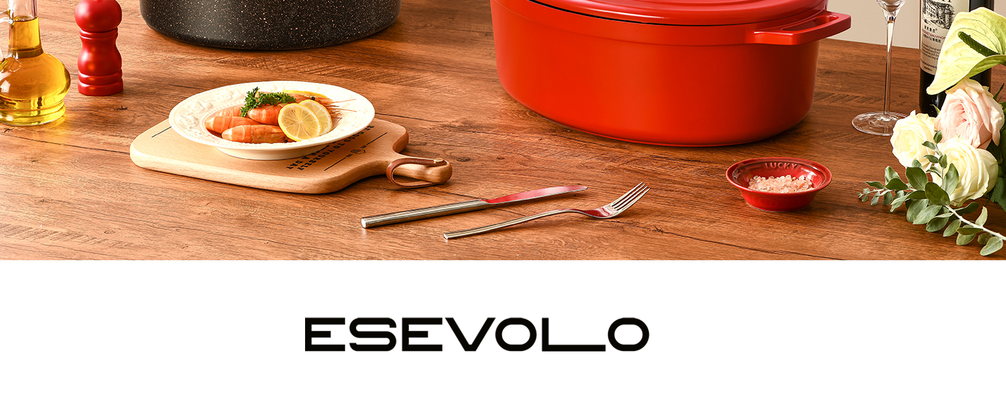 Le texte indique « ESEVOLO ». Plusieurs photos de produits montrant des scènes de cuisine ou de salle à manger avec des ustensiles de cuisine et des couverts de table sur des surfaces en bois.