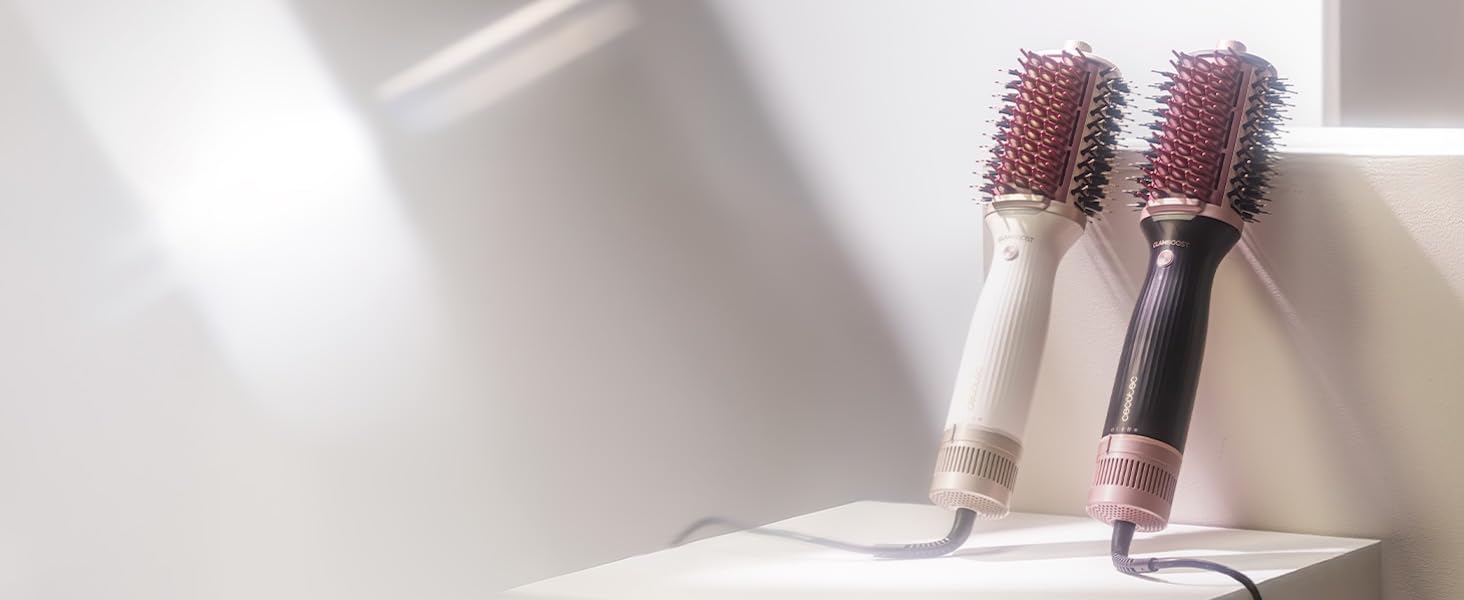 Gros plan de stylos gel colorés soigneusement disposés sur une surface claire, présentant une variété de finitions pastel et métalliques avec des agrafes et des capuchons visibles.