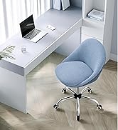 Configuration de bureau à domicile moderne avec bureau blanc et chaise de bureau rembourrée bleu clair sur base chromée à roulettes