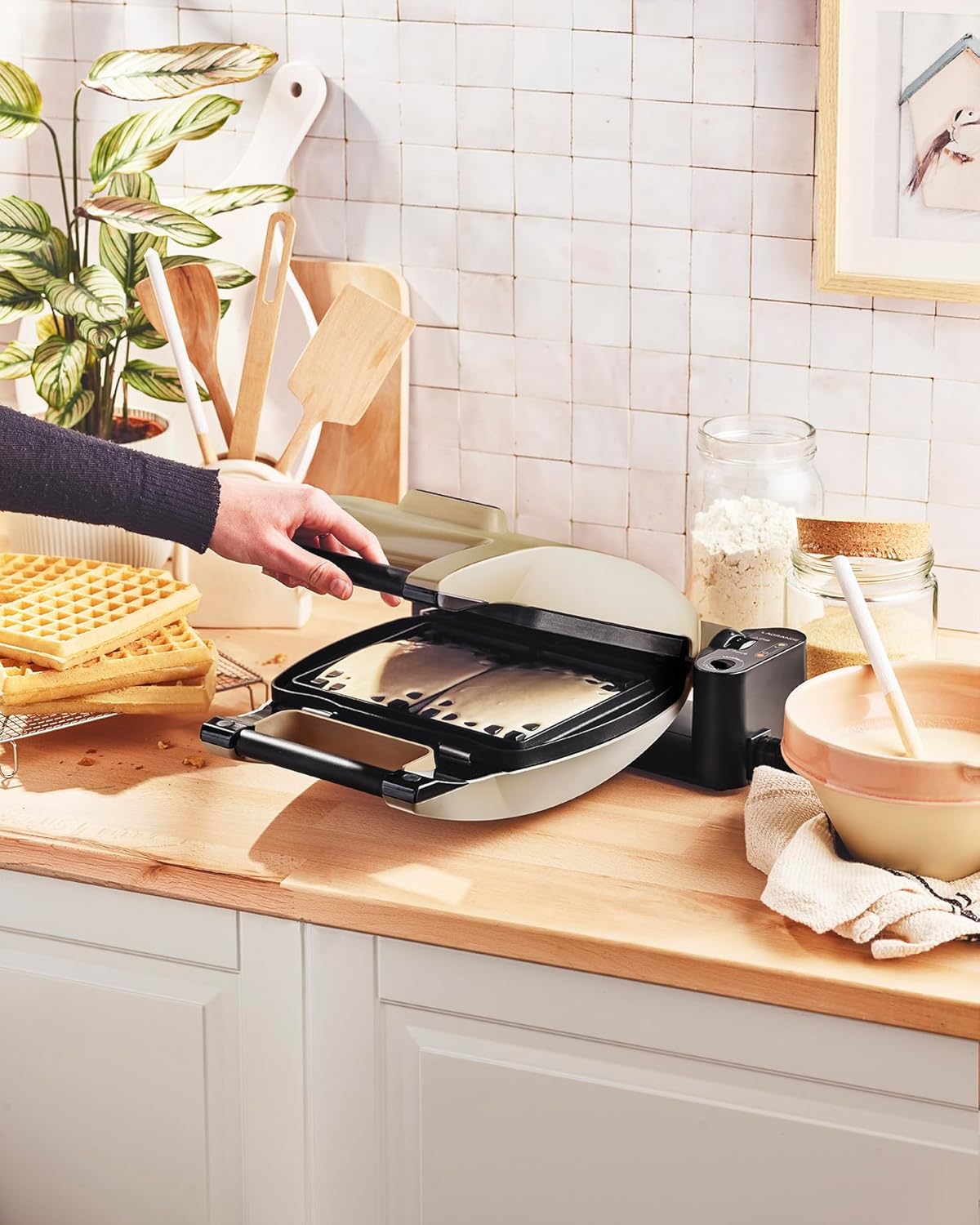 LAGRANGE - Gaufrier Premium - 1200W, plaques amovibles, cuisson personnalisée, réversible, 019422