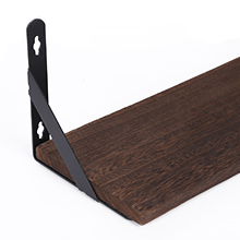 un gros plan du support métallique qui maintient la base du contreplaqué.