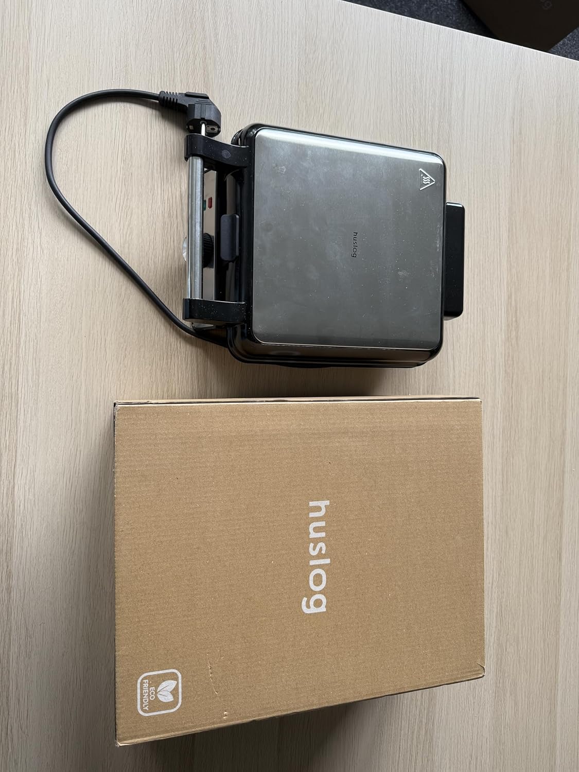 Gaufrier électrique - 1500W, 4 gaufres, inox, plaques antiadhésives, température réglable