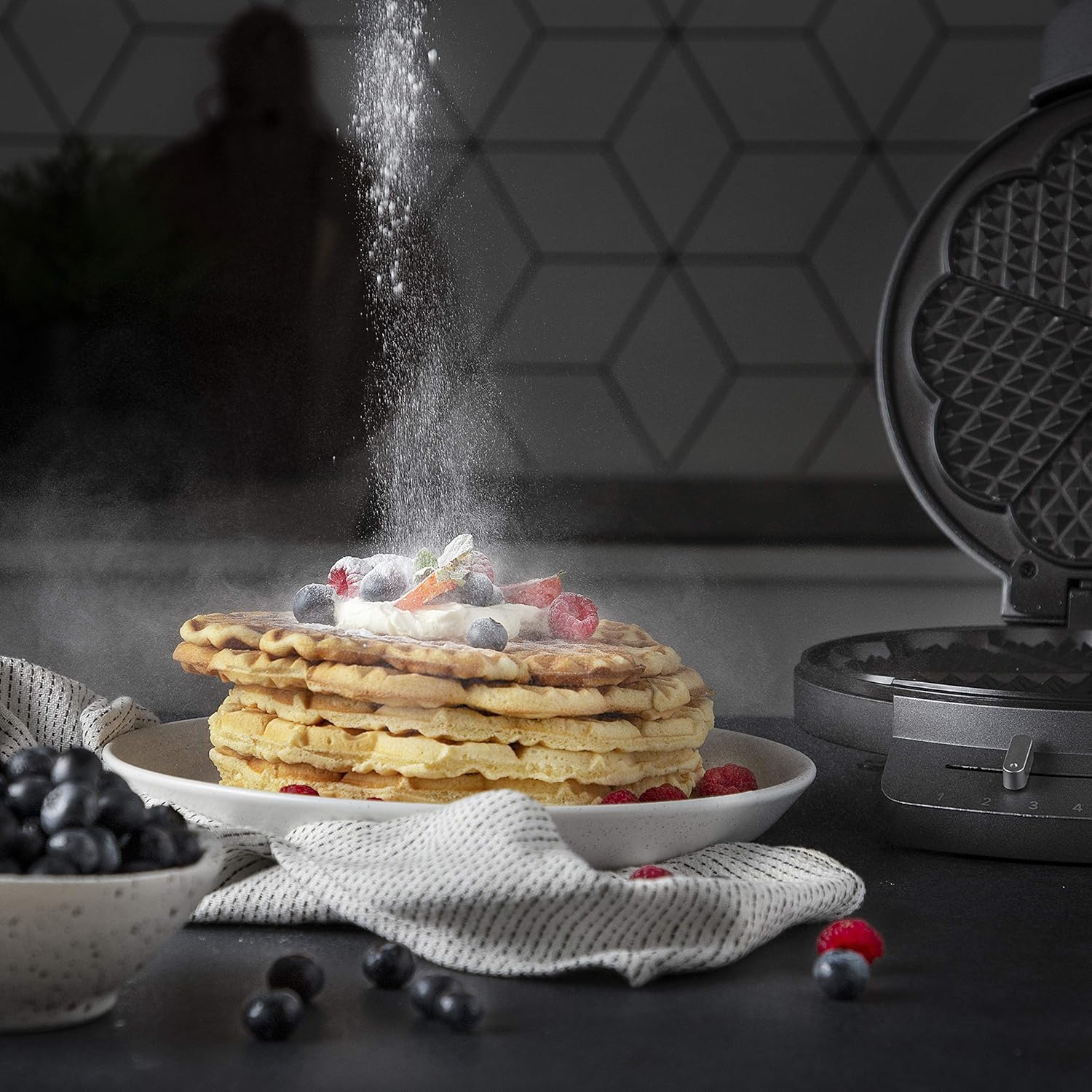 Princess - Gaufrier Deluxe - 5 coeurs, inox, 1200W, 132380