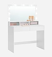 avec grand miroir illuminé, deux tiroirs et étagères ouvertes. Produits cosmétiques exposés sur l'étagère supérieure. Miroir à cadre à ampoules de style hollywoodien