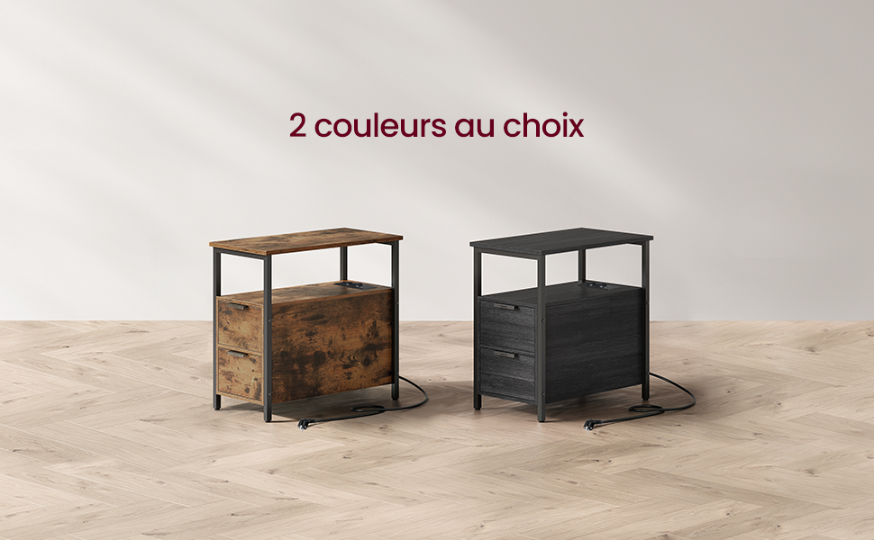 Deux tables de chevet de style industriel présentées dans des finitions rustiques brunes et noires, dotées d'une structure en métal et d'une armoire de rangement unique