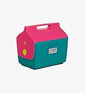 Plusieurs vues d'un caddie de rangement ou d'une mallette de transport turquoise et rose avec poignées découpées et motifs géométriques.