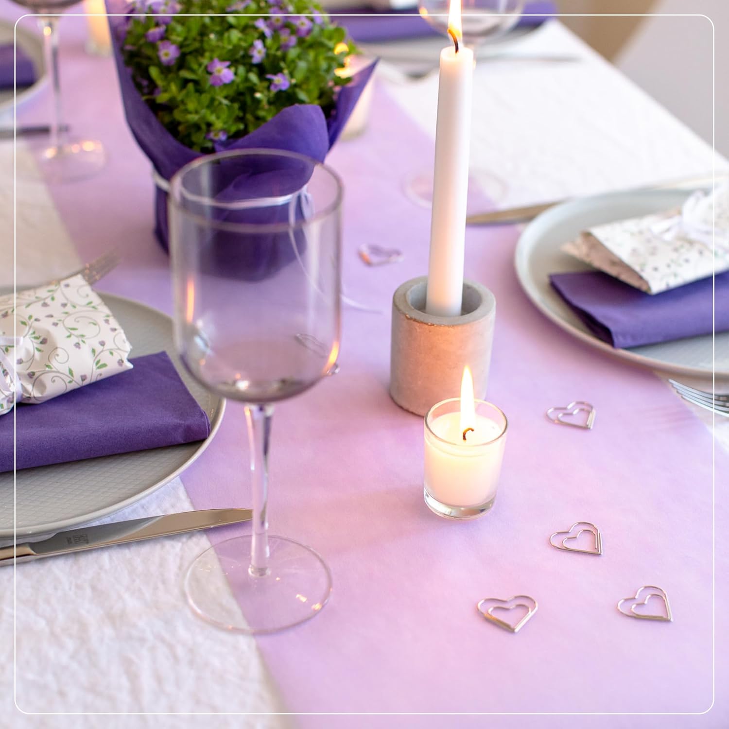 100%Mosel - Chemin de Table Non-tissé Lilas - 30x2500cm - Décor Anniversaire/Mariage