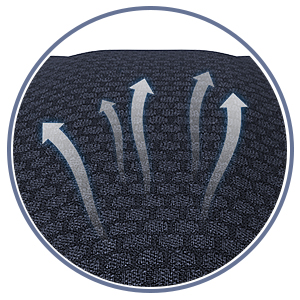 Gros plan d'un tissu texturé foncé avec des flèches gris clair pointant vers le haut, indiquant la propriété d'un matériau respirant ou évacuant l'humidité