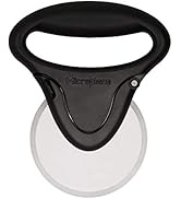 Bol incurvé en céramique blanche avec bord et poignée noirs, représenté sous plusieurs angles, affichant son design intérieur et extérieur arrondis.