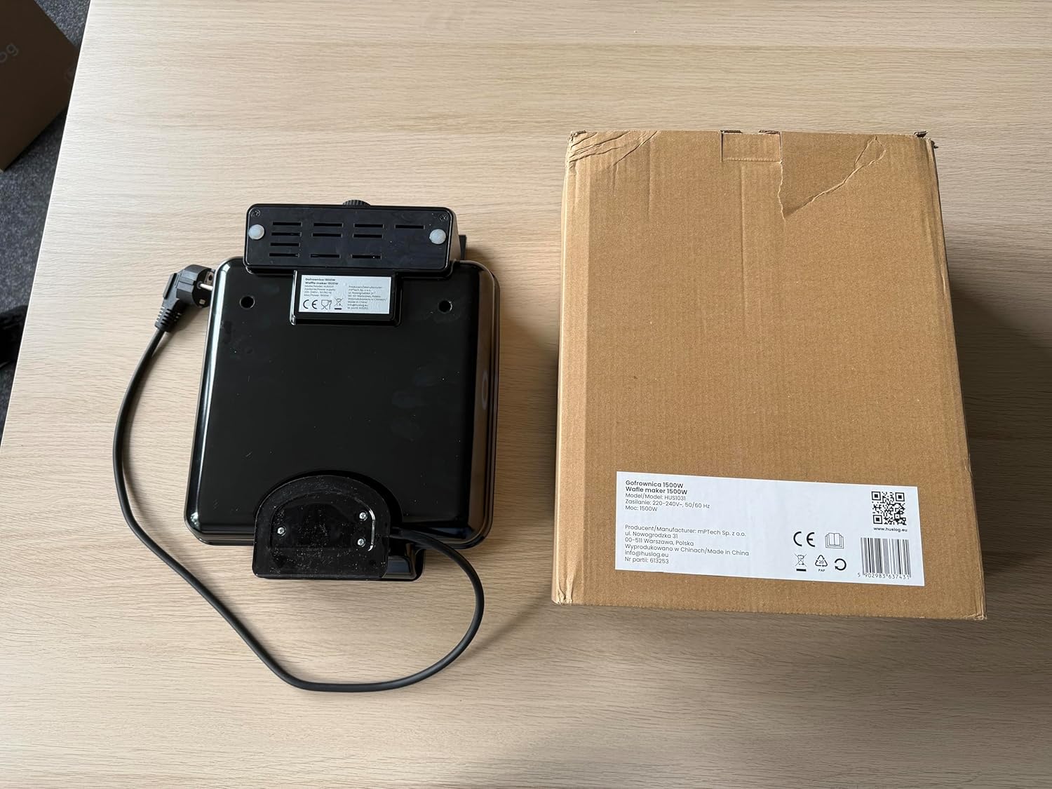 Gaufrier électrique - 1500W, 4 gaufres, inox, plaques antiadhésives, température réglable