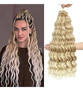 Série d'extensions de cheveux blonds ondulés présentées sous différents angles, présentant des motifs ondulés d'aspect naturel et une couleur blond clair.